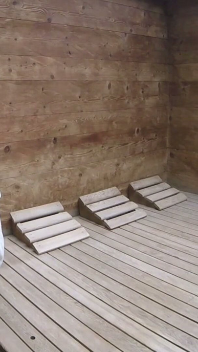 Dick flash - I pull out my cock in front of a teen girl in the public sauna and she helps me cum - Risk of getting caught | Clip 2