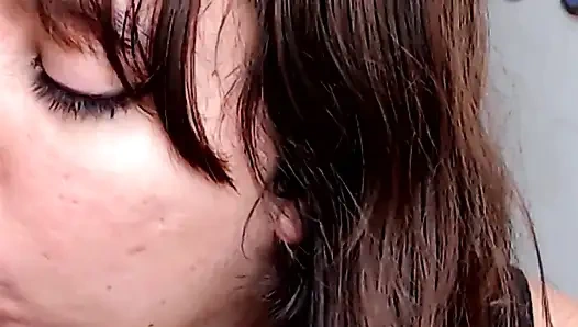 Lippenstift, Küssen und Blowjob