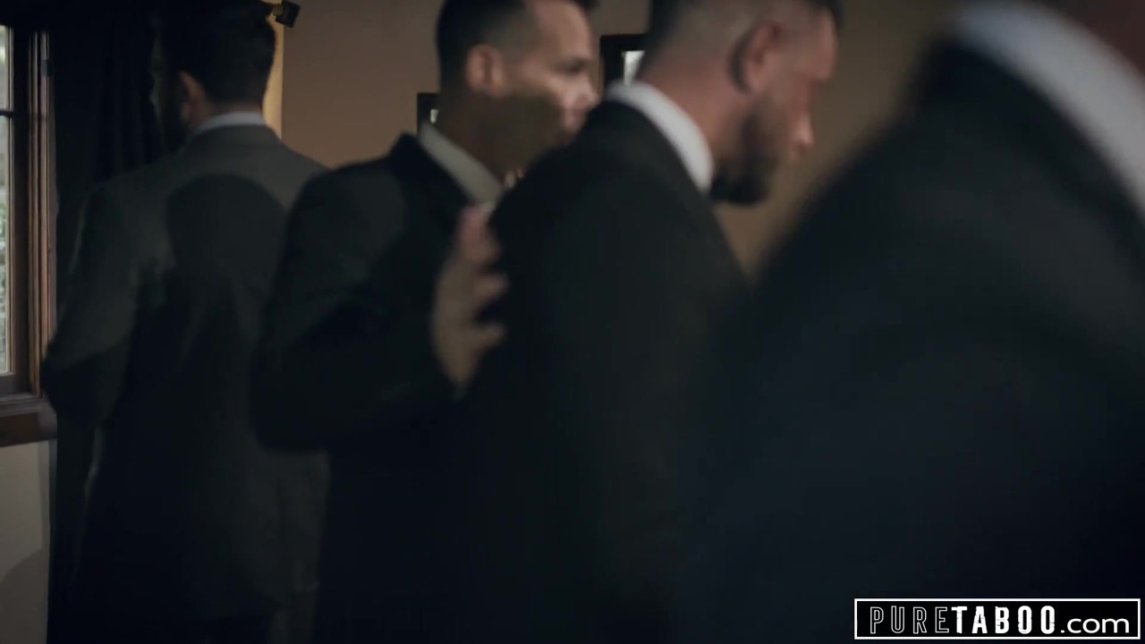 純粋なタブー痴女がビジネスマンに屈辱-公共ファック