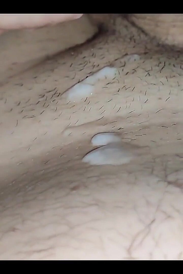 My Step Sister-in-law Asked to Stay in My Room Watching Netflix and Ended up Giving Hot Pussy in the Dawn Without Anyone Hearing