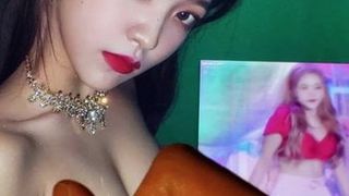 Yeri Red Velvet Cum Tribute (éjaculation sur les seins)