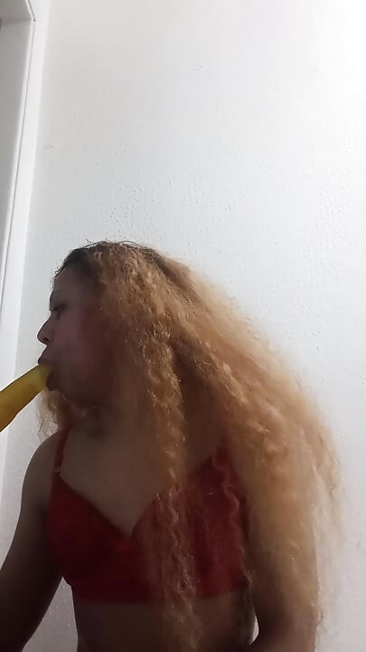 Tôn sùng lông mu tự nhiên và âm vật lớn 9