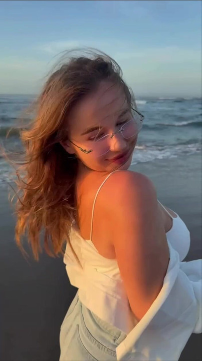 The blonde missed you! And you missed her? Subscribe! 😇