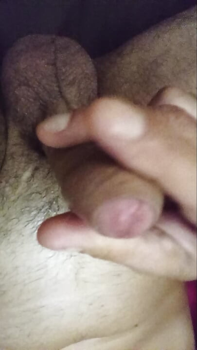 Girls, who wants to caress a beautiful with an open head and a sip of delicious cum!?