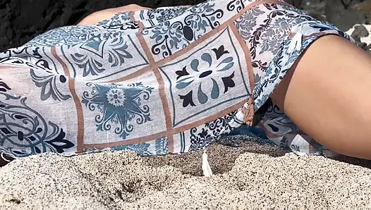 Caught Girl While She Fingering Her Pussy on the Beach