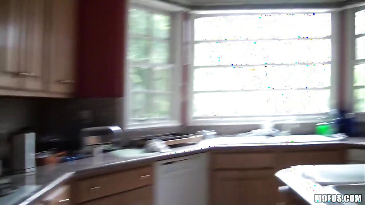 Ich weiß, dass dieses mädchen - Dahlia Sky und brittney Banxxx teilen einen schwanz und filmen es zum Spaß
