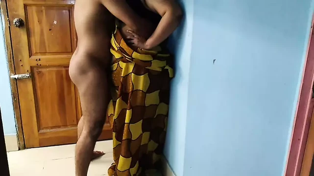 Friends left woman tapa tap when there was no one on her house