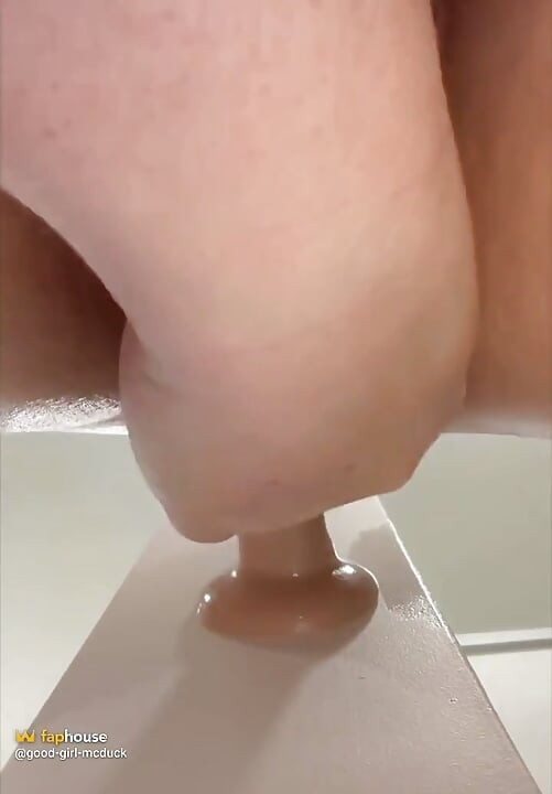 Using My Dildo to Satisfying My Anal Sex Craving