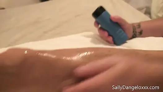 Массажистка