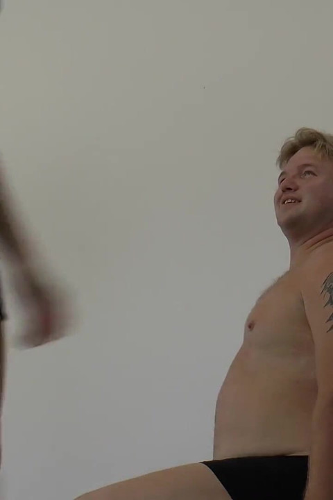 Mistress Dyanna Slap the Slave's Head!