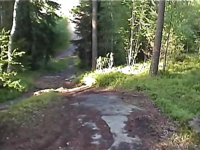 Teenageři venku tvrdě šukají