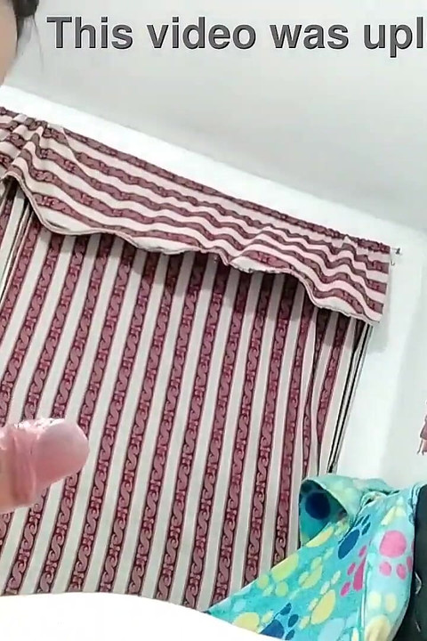 18 year old brunette big saggy tits from New York United States fucking her stepbrother's big dick bottle