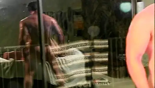 Грязная блондинка получает огромный камшот на лицо после жесткого траха с двойнным проникновением