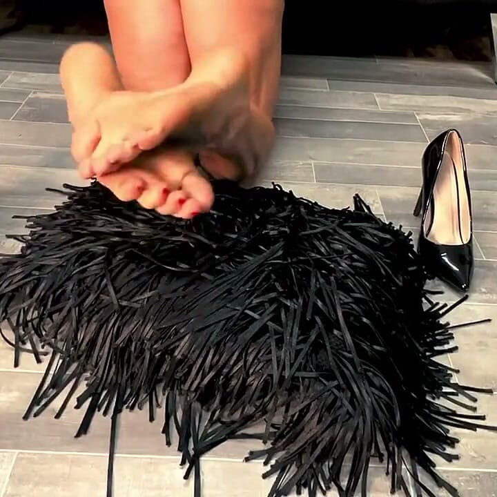 You Worship While I Cum:kandy Orgasms to Her Own Foot JOI