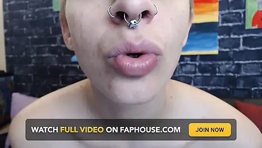 Bibir bebas lipstik besar