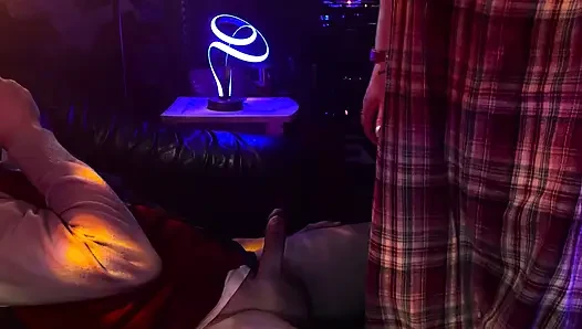 Genç Bir Adam Için Gece Geç Saatlerde Dölleme