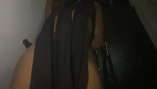 Cewek semok kulit hitam lagi asik dudukin muka dan pamer pantat bahenolnya (bagian 2)pov