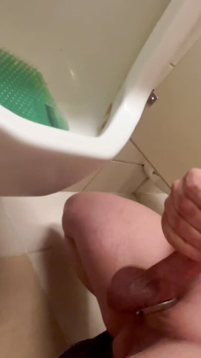 Dirty Hospital Urinal Play!