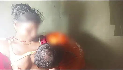 Swiggy delivery boy ne aunty ko uske ghar pe chuda