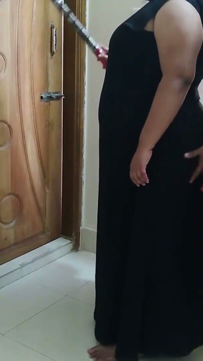 Big Ass & Huge Boobs Saudi Maid Fucked By Owner 18yo Son when she cleaning room | Clip 2
