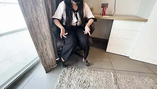Employee Ko Beer Pila Ke Uske Sath Hardcore Chudai Ki