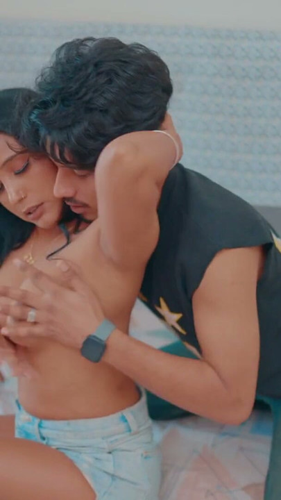 Desi seksi evli Bhabhi, kocası şehir dışındayken erkek arkadaşı tarafından baştan çıkarılıyor | Bölüm 1