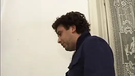 Kıllı çift masada sikişiyor