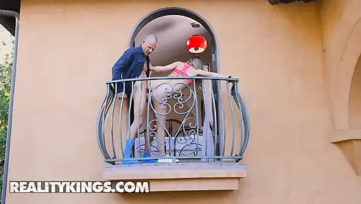 REALITY KINGS - соблазнительная Kendall Kayden жестко трахает ее новый отчим перед глотанием его большой порции спермы