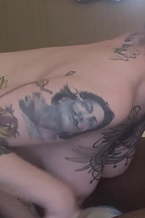 מוצצת ומזדיינת עם ג'קס סולומון