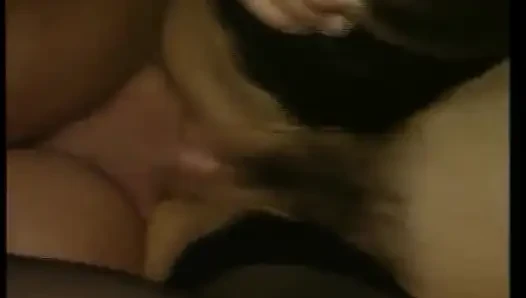 O, Almanya'dan ger sikişmeye gelen mükemmel bir sarışın bebek