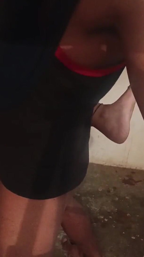 Primeira vez com a esposa do vizinho secretamente | Clipe 2