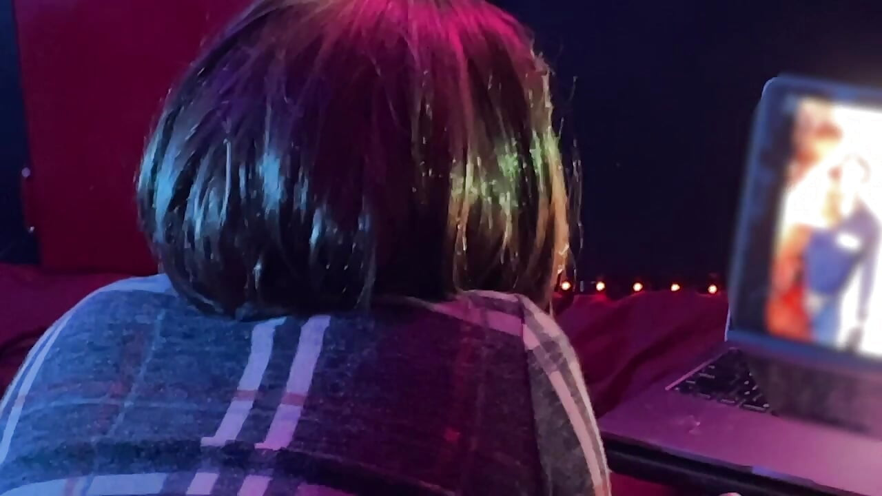 Ein hinterhältiges blowjob für den besten freund meines stiefvaters