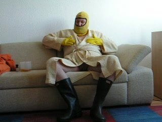 the fat piss-pervert in stinky rubber wellies