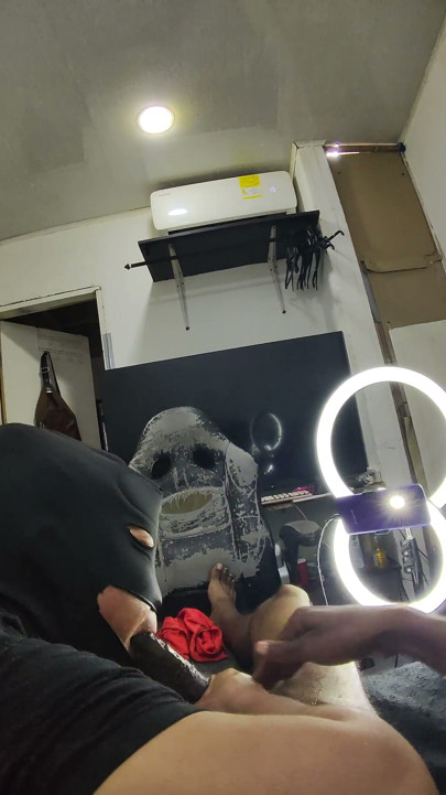 Throat Champ Black Mask 5