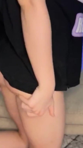 La scopata più dura con una ragazza vergine | Clip 1