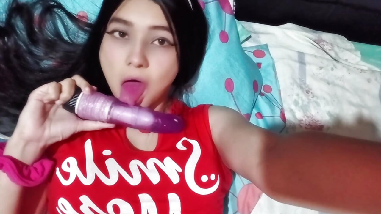 Порноактриса делает видеозвонок с поклонником из Колумбии