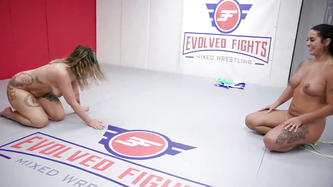ミス・ディミナー Vs レッド・オーガスト女子レスリング