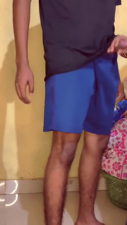 Oförglömligt ögonblick från "Het indisk styvmamma blev bra knullad av styvson efter dusch naken."