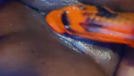 Нежно игра с киской