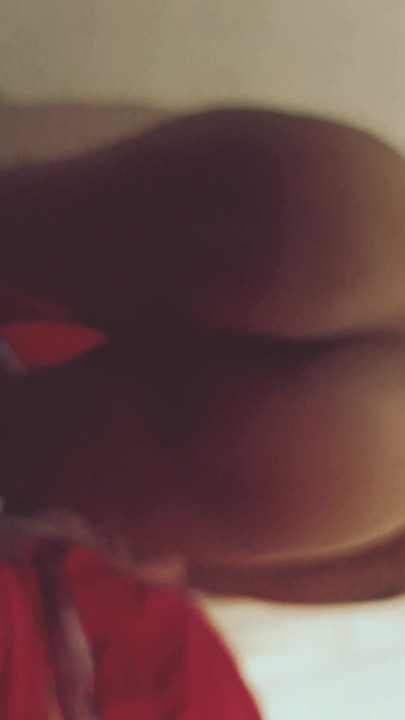 Jaw-dropping moment from "Chubby wife showing hairy pussy and tits"