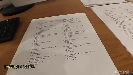 Lana Roy bronzlaşmış üniversiteli kız ussr tarzını sikiyor!