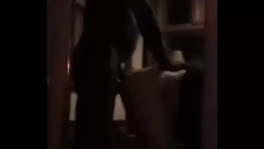 Kıçımda büyük siyah horoz.