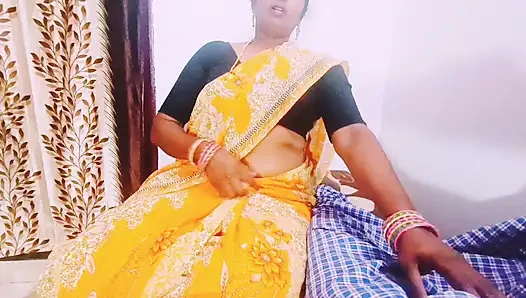 Hintli sari üvey anne ve üvey oğul sert sikişiyor Telugu edepsiz konuşuyor.