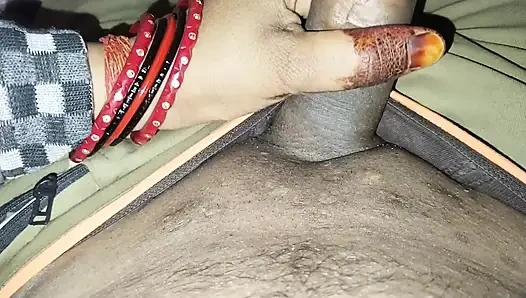 Apni Bahu Ko Sasur Ne Akele Me Choda