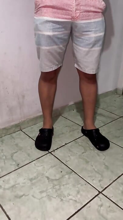 Eu chupei seu pau secretamente de sua esposa