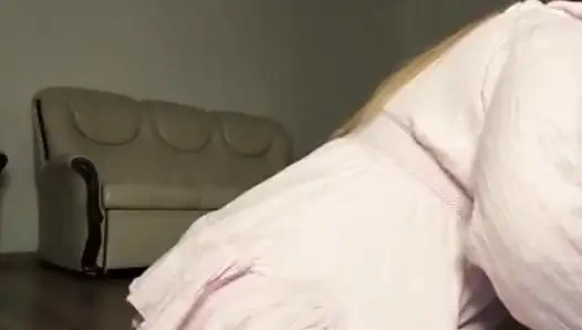 Jucielussie playing with lush into the pussy