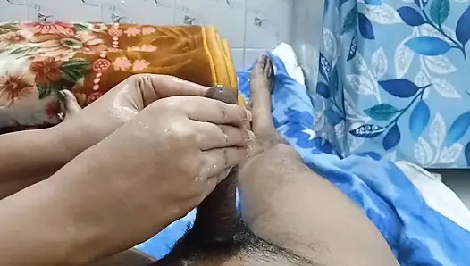 Bhabi ne pussy dhekha ke Lund khada kar Diya