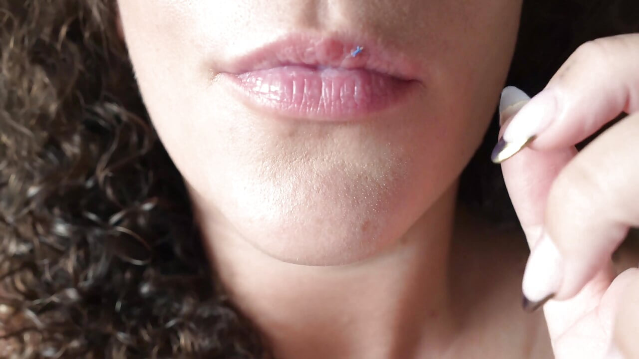 Unwitting Giantess Accidentally Fucks Tinies