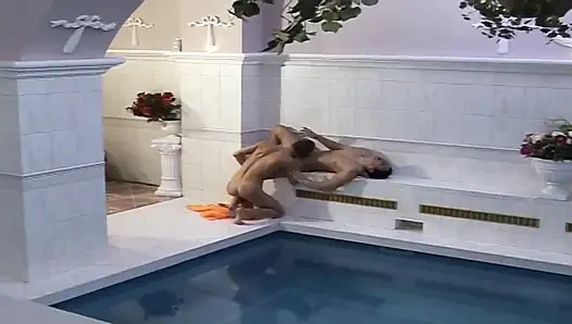 Hevesli twinks her odada tutkuyla prezervatifsiz