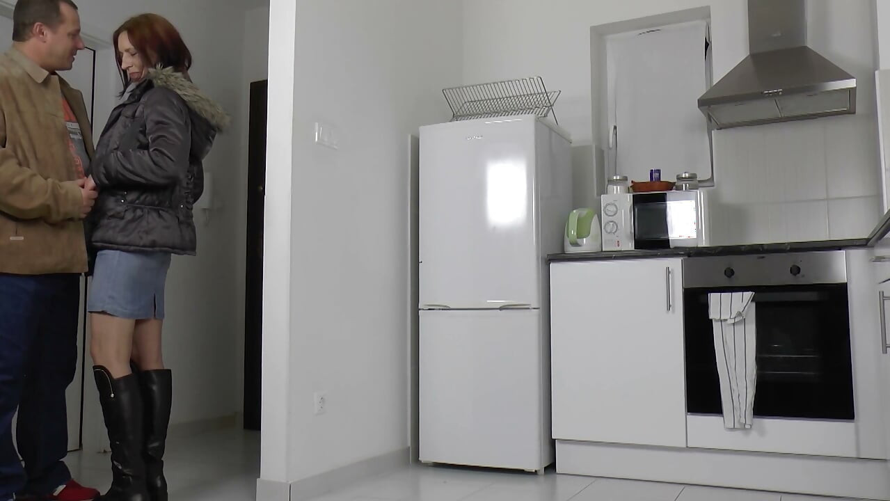 Onverzadigbare Duitse milfs legen elke harde pik leeg